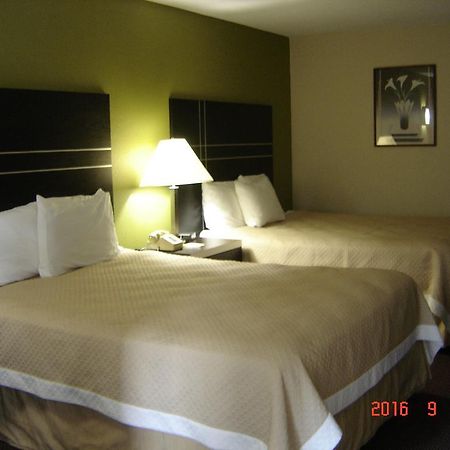 Days Inn Oil City Conference Center Екстер'єр фото